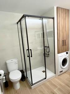 Koupelna v ubytování Precioso apartamento reformado con vistas directas al mar + 22 fotografií