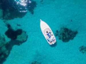 Sardinia Luxury boat a vista de pájaro
