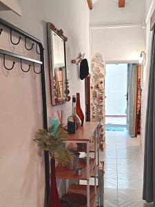 Φωτογραφία από το άλμπουμ του Piso rustico con patio cerca del puerto στην L'Ampolla +10 φωτογραφίες