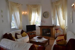 A seating area at Villa Las Golondrinas