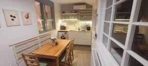 Kuchyňa alebo kuchynka v ubytovaní Zrínyi 11 Apartments