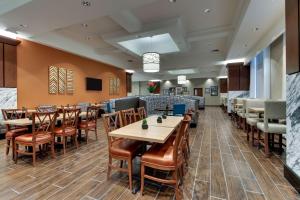 Εστιατόριο ή άλλο μέρος για φαγητό στο Drury Plaza Hotel Richmond