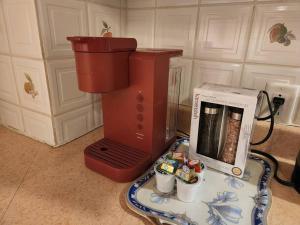 Comfortable entire 3BDR Apt in Laval Montreal的厨房或小厨房