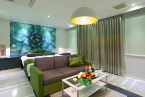 Posezení v ubytování HOTEL A La Mode -アラモード-