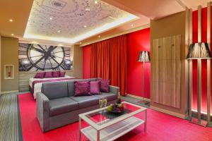 Posezení v ubytování HOTEL A La Mode -アラモード-