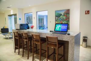 TV a/nebo společenská místnost v ubytování Holiday Inn Express Xalapa by IHG