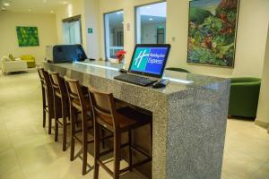 TV a/nebo společenská místnost v ubytování Holiday Inn Express Xalapa by IHG
