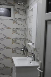 Phòng tắm tại Hostel in Katskhi