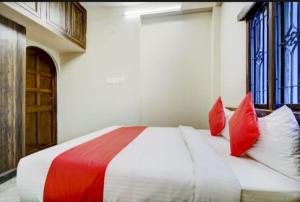 Gallery image of AlMighty Service Apartment-Porur in Chennai