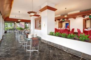 Restoran atau tempat makan lain di Lumire Hotel & Convention Centre