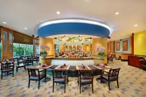 Area tempat duduk di Lumire Hotel & Convention Centre