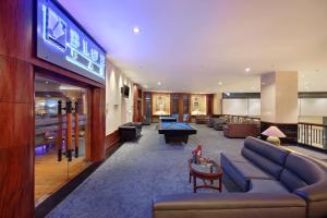 Area tempat duduk di Lumire Hotel & Convention Centre