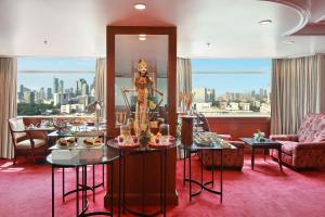 Area tempat duduk di Lumire Hotel & Convention Centre