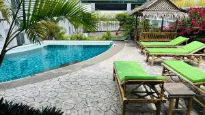 Bazén v ubytování Crystal Bay Tropical Residence nebo v jeho okolí + 20 fotografií