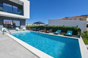 The swimming pool at or close to Pool Villa Vistamar