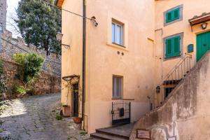 Το κτήριο όπου στεγάζεται  το διαμέρισμα