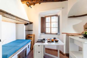 Η κουζίνα ή μικρή κουζίνα στο Castagneto Carducci - Central and bright flat