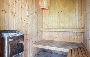 Fotografie z fotogalerie ubytování Cozy Home In Humble With Sauna v destinaci Humble