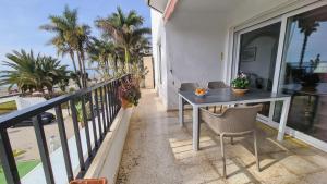 Balkon lub taras w obiekcie Beach panorama Caleta