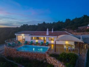 Výhled na bazén z ubytování Villa Alte Springs by Algarve Vacation nebo okolí