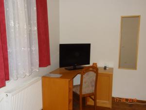 En TV eller et underholdningssystem på Piroš čizma