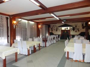 مطعم أو مكان آخر لتناول الطعام في Piroš čizma