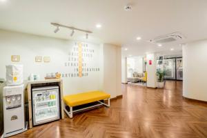 Kuchyň nebo kuchyňský kout v ubytování Bloom Hotel - Medicity Gurugram, Near Medanta Hospital