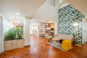 Posezení v ubytování Bloom Hotel - Medicity Gurugram, Near Medanta Hospital