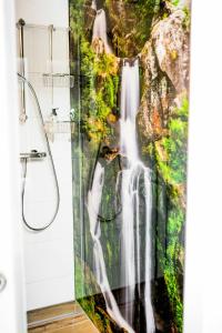 Koupelna v ubytování Fewo Zell 14 Pers | Sauna | Hunde erlaubt | BBQ | Massage