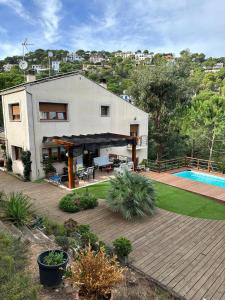 Casa con terraza y piscina en Villa Rouse, en Sant Feliu de Guíxols