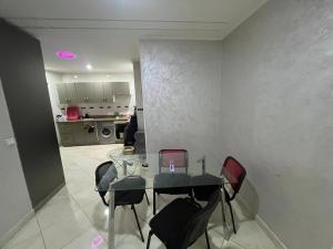 Kuchyň nebo kuchyňský kout v ubytování Annour Luxurious & Large apartment in Oujda Centre