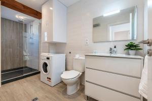 Et badeværelse på Bettatur Apartaments Cuirateries + 47 billeder