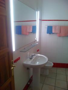 Koupelna v ubytování Apartamentos Montecristo