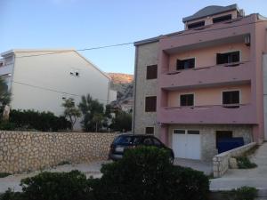 Budova, v ktorej sa apartmán nachádza