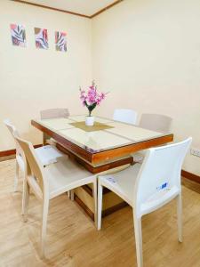 Imagen de la galería de 2BR Condo near Burnham, en Baguio