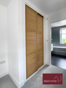 Fotografie z fotogalerie ubytování Eton, Windsor - 2 Bedroom Second Floor Apartment - With Parking v destinaci Eton