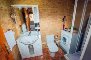 Kuchyň nebo kuchyňský kout v ubytování Casa Rural Aguas Frías I