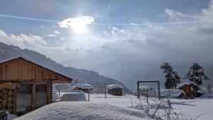 Heshkili huts Svaneti v zimě