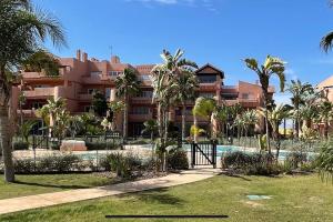 Bazén v ubytování Mar Menor Golf Resort, Luxury Sleeps 6, Lake Views nebo v jeho okolí