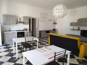 Η κουζίνα ή μικρή κουζίνα στο Casa Orchidea Sortino