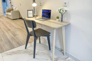 TV a/nebo společenská místnost v ubytování Business-class apartments 1 x Free parking x SELF CHECK IN 24x7
