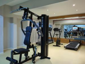 The fitness centre and/or fitness facilities at Atlantica Princess Hotel