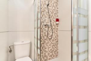 Et badeværelse på Nerja Boutique B3 Sweet Corner + 19 billeder