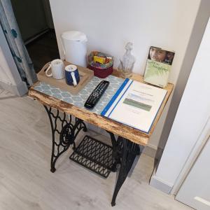 Foto dalla galleria di La Douce Parenthèse B&B entre bois et champs-Accueil motards a Montirat
