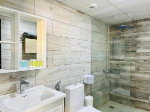 Phòng tắm tại Hasan Zawaideh Camp +177 ảnh