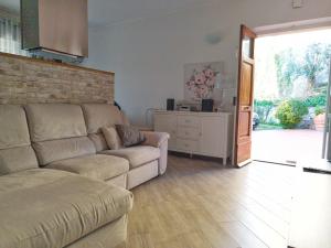 Χώρος καθιστικού στο La mia casa rosa