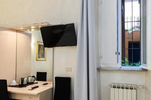 Кухня або міні-кухня у Hotel Julia +37 фото