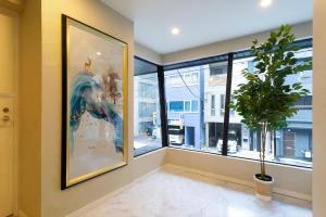 Foto dalla galleria di 近秋叶原东京中心奢华套房KFob 车站2分 4站可用 配奢华戴森 最大5人 a Tokyo