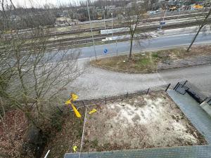 vista aerea di una strada con autostrada di Apartments & Pension Bremen Burglesum a Brema