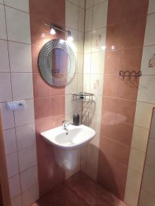 Koupelna v ubytování Apartmany Zachar + 24 fotografií